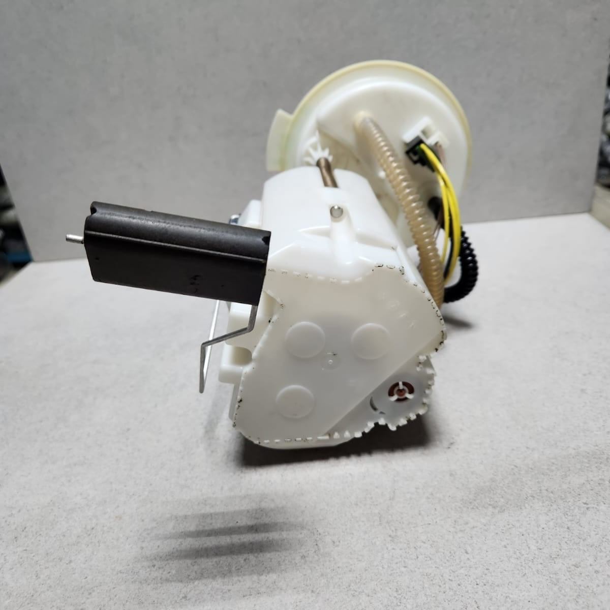 BMW FEUL PUMP DIESEL F48 X1 B47 2.0D ASSYMBLE 7300843