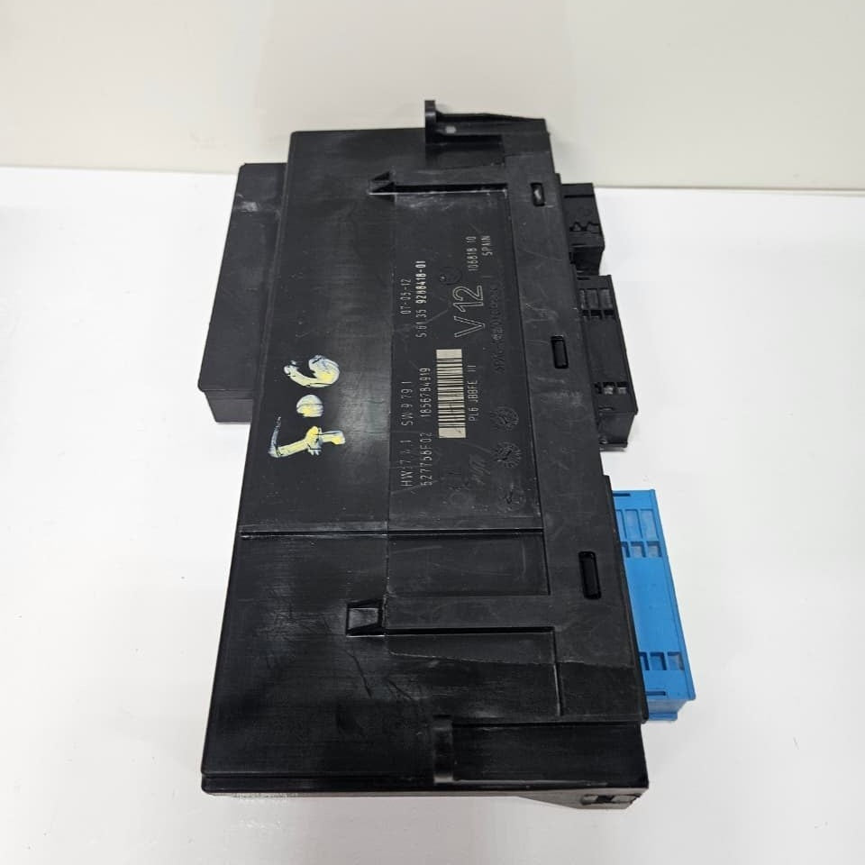 BMW F10 F11 F12 F13 5 6 series ELECTRONICS BODY CONTROL JUNCTION BOX V12 9288418