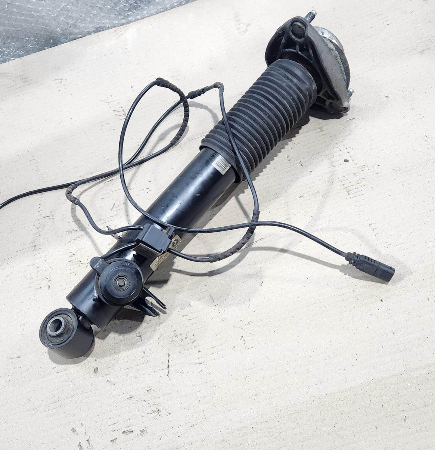 2012-2018 BMW X5 Shock Absorber Rear Left 6863177 X5 F15 and X6 F16 VDC