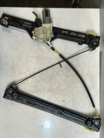 Load image into Gallery viewer, 2008-2014 BMW X6 E71 RIGHT Front Door Window Regulator With Motor 7267664 OEM
