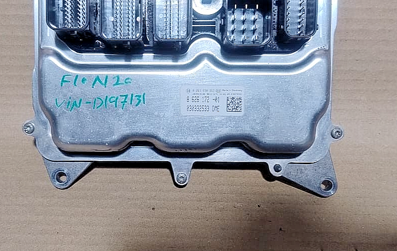 BMMW F10 N20  ENGINE CONTROL ECU UNIT SET DME + KEY  8626172