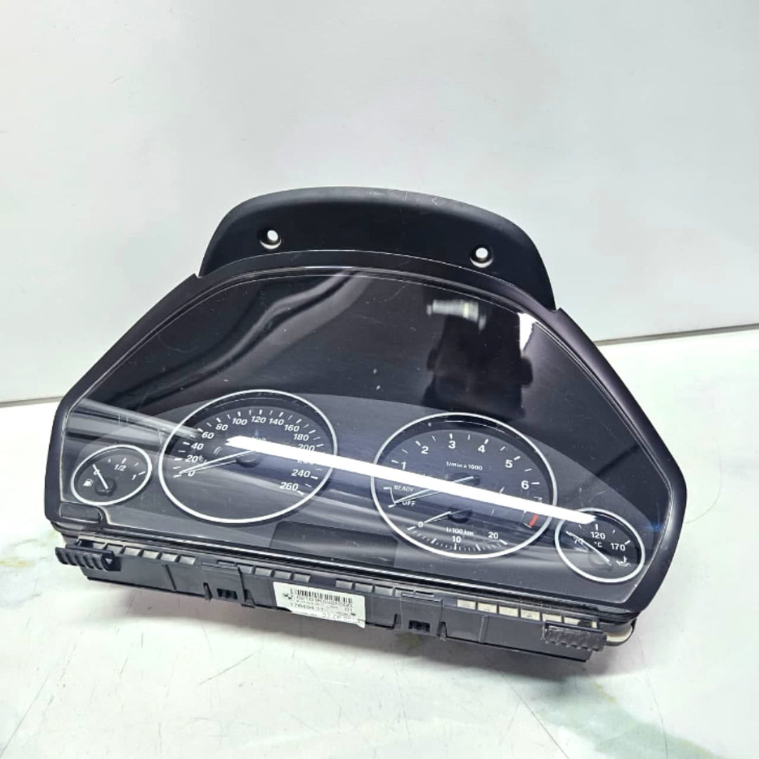 2012-2018 BMW F30 F31 F32 F34 F36 320i Instrument Cluster 9325590