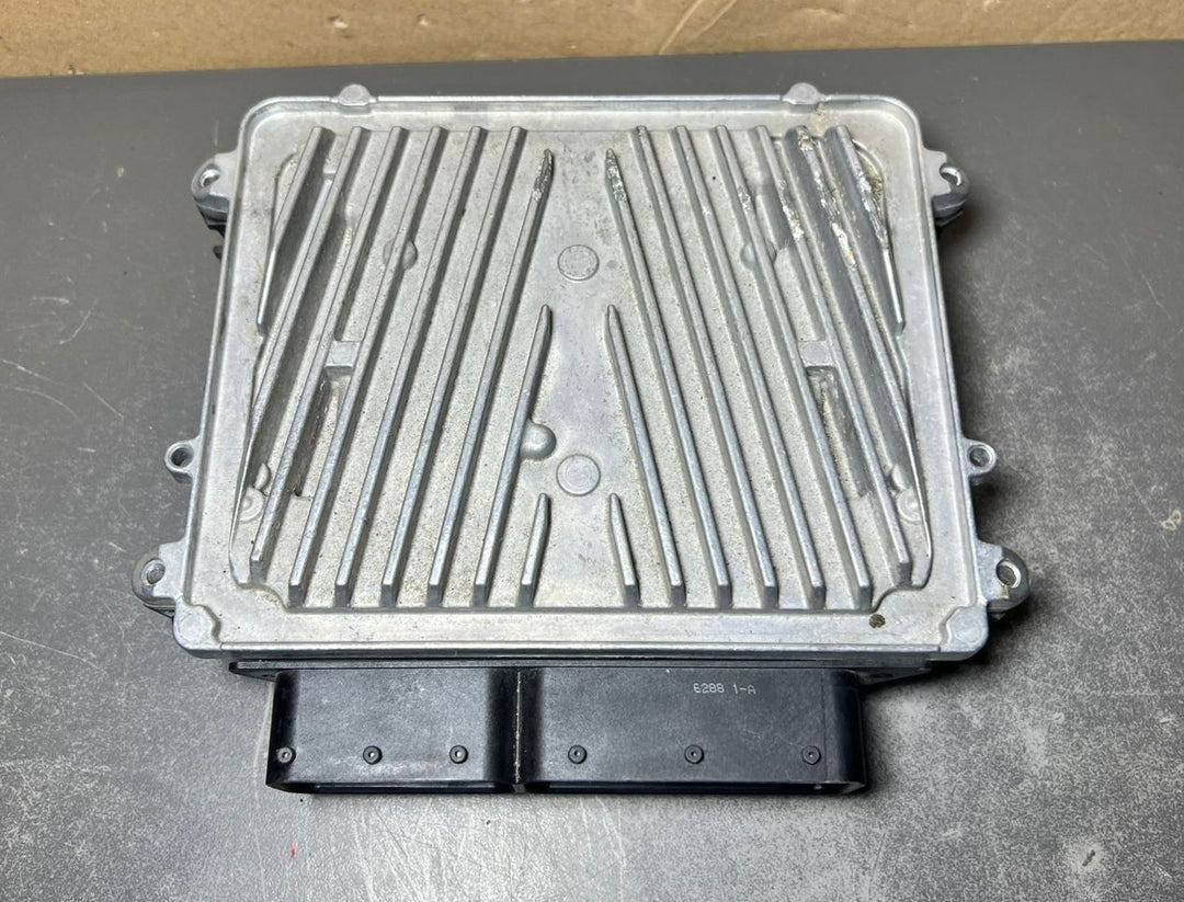 03-06 Mercedes W203 C-Class Engine Control Module Unit ECM ECU A272 1531092 OEM