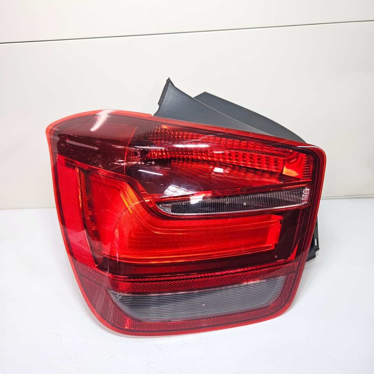 BMW 1 Series F20 Rear Left Outer Tail Light Led White Turn Indicator 7241543