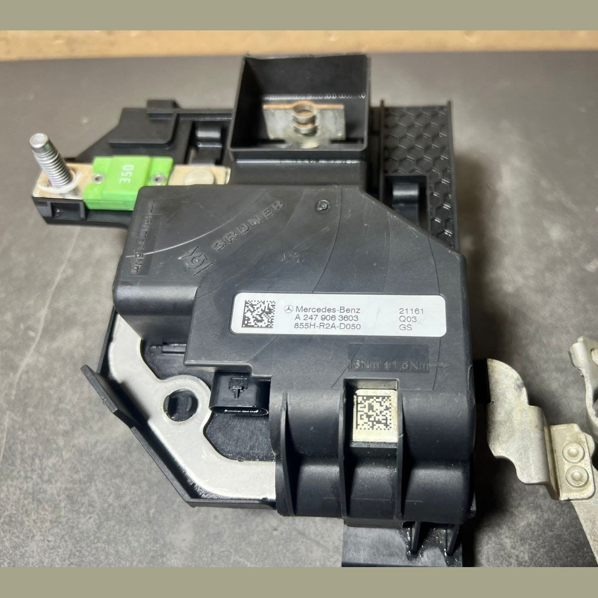 18-22 Mercedes-Benz W247 W118 CLA Battery Fuse Box Current Limiter A247 9063603