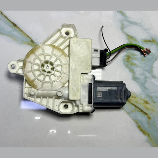 2020 Mercedes-Benz C300 Front Door Window Regulator Motor A2139069501 W205 GLC