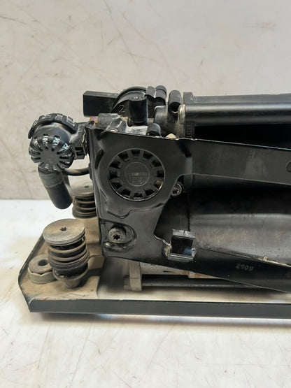 2010-2015 BMW 5' F01 F02 F10 F11 750Li Air Suspension Compressor 6794465 OEM