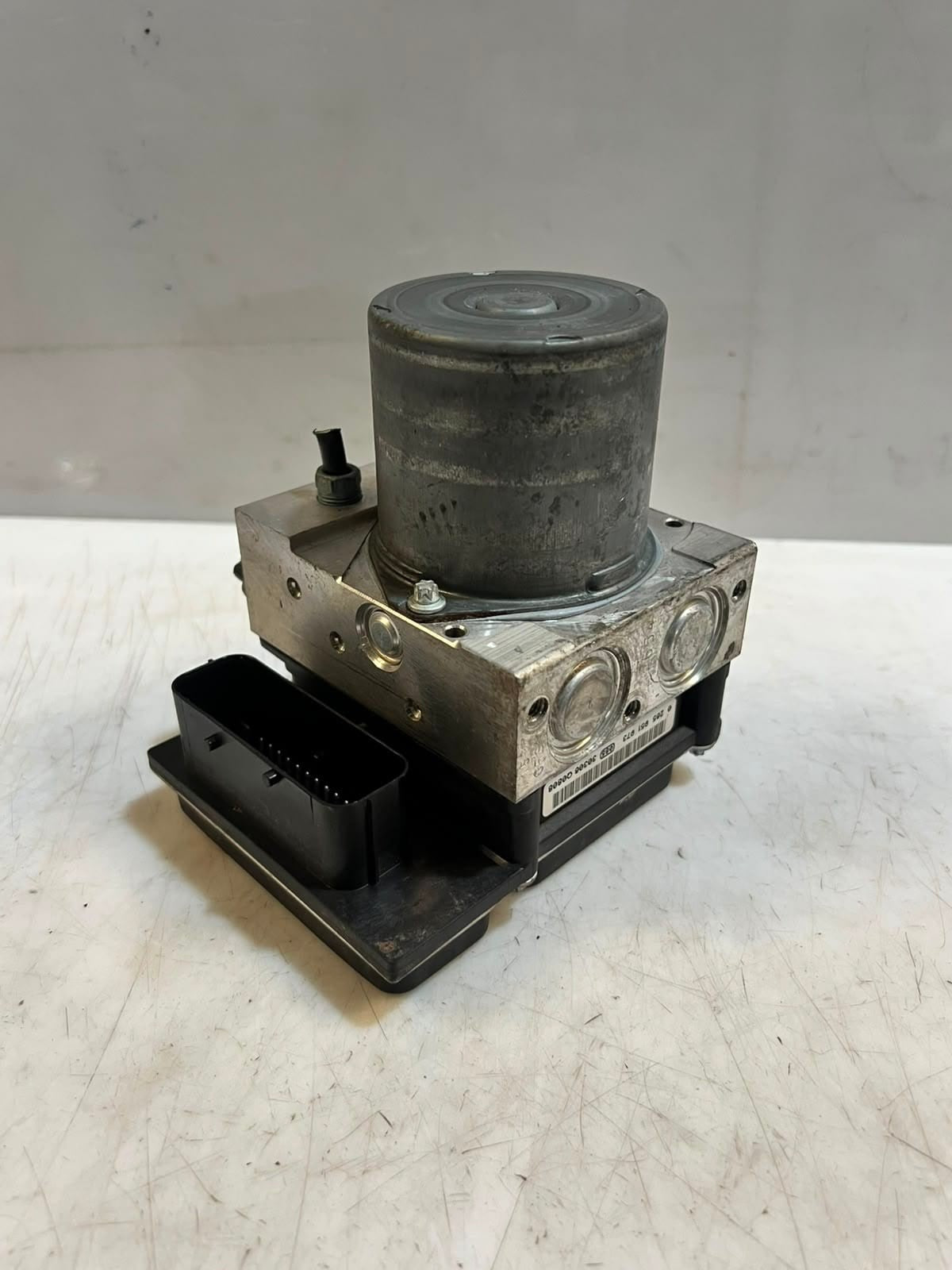 2010-2015 BMW X1 E84 EUR N20 RHD Hydraulic Abs Brake Pump 6860216-01 OEM