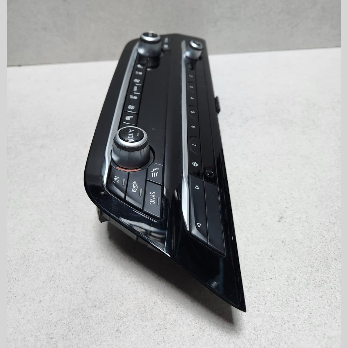 2017-2023 BMW 540i Climate Control Unit 7947870 540i 550i G30 G31