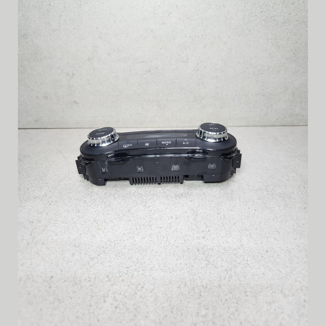 Mercedes-Benz A-Class W176 CLA GLA Climate Control Unit A2469008415 OEM