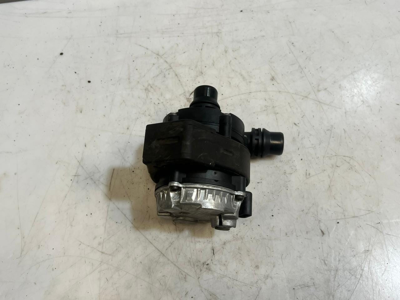 2016-2018 BMW 330e 3' F30 2.0 Hybrid Petrol Auxiliary Water Pump 8638239 OEM
