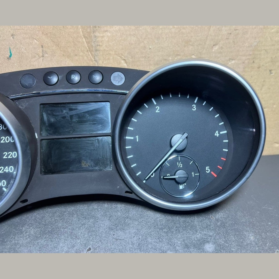 07-13 Mercedes-Benz W164 GL ML Instrument Cluster Speedometer A164 5403347 OEM