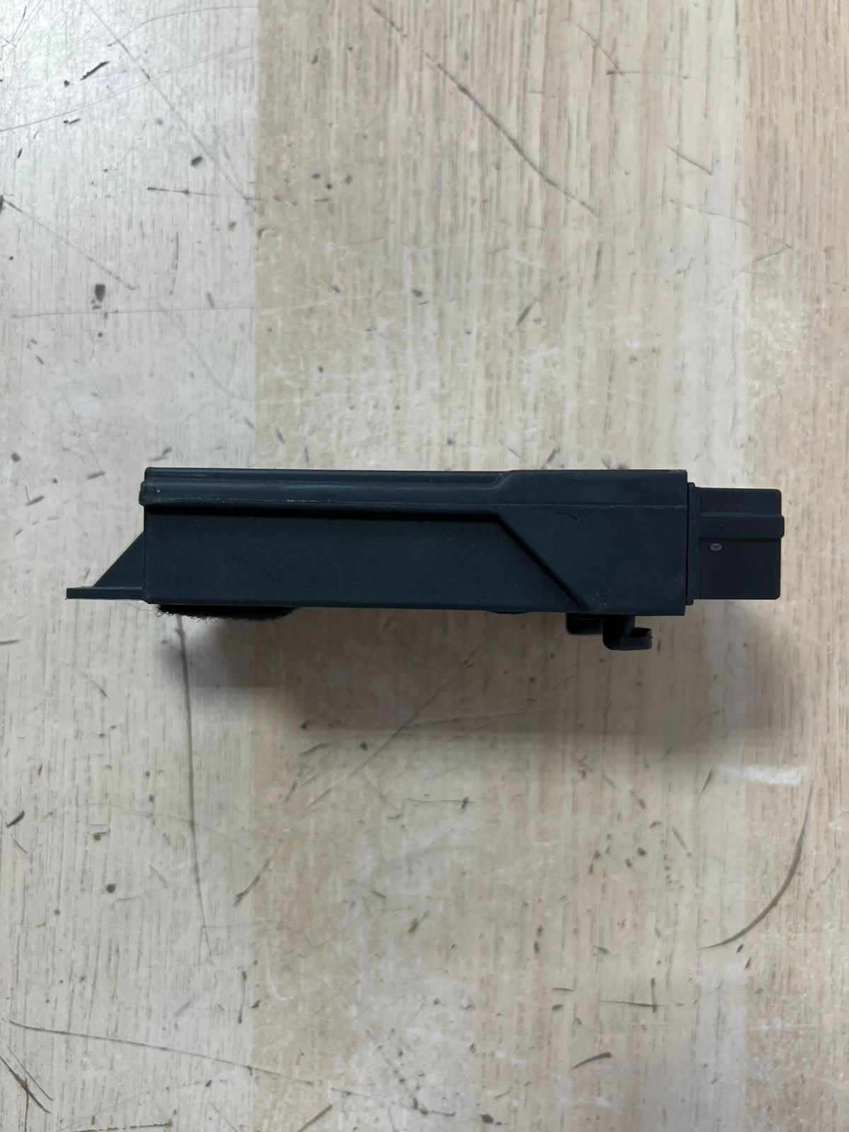 2016-2019 BMW 750i Rear Heated Seat Control Module 9381022