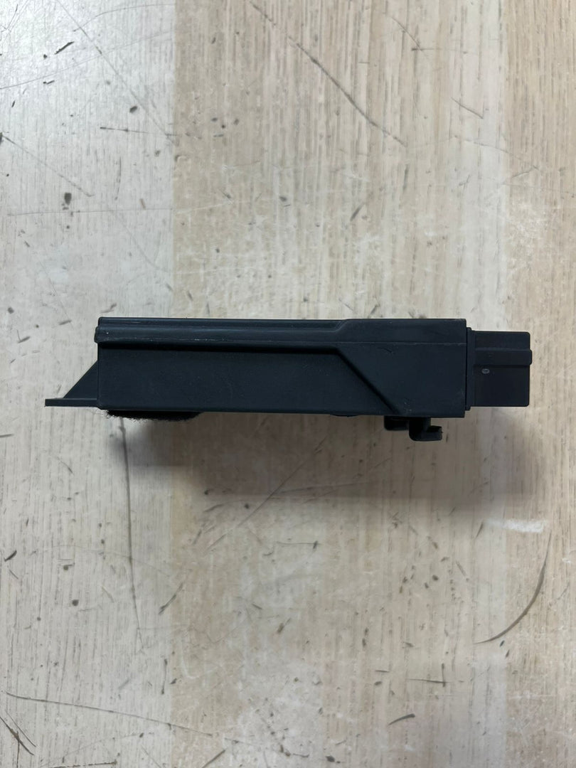 2016-2019 BMW 750i Rear Heated Seat Control Module 9381022