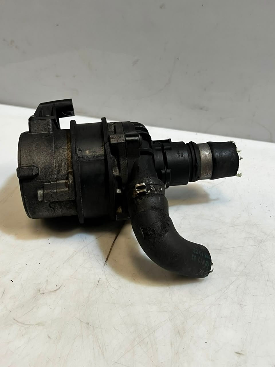 BMW 5 7 Series F10 F11 F01 F02 N55 N63 Electric Auxiliary Coolant Pump 7587374