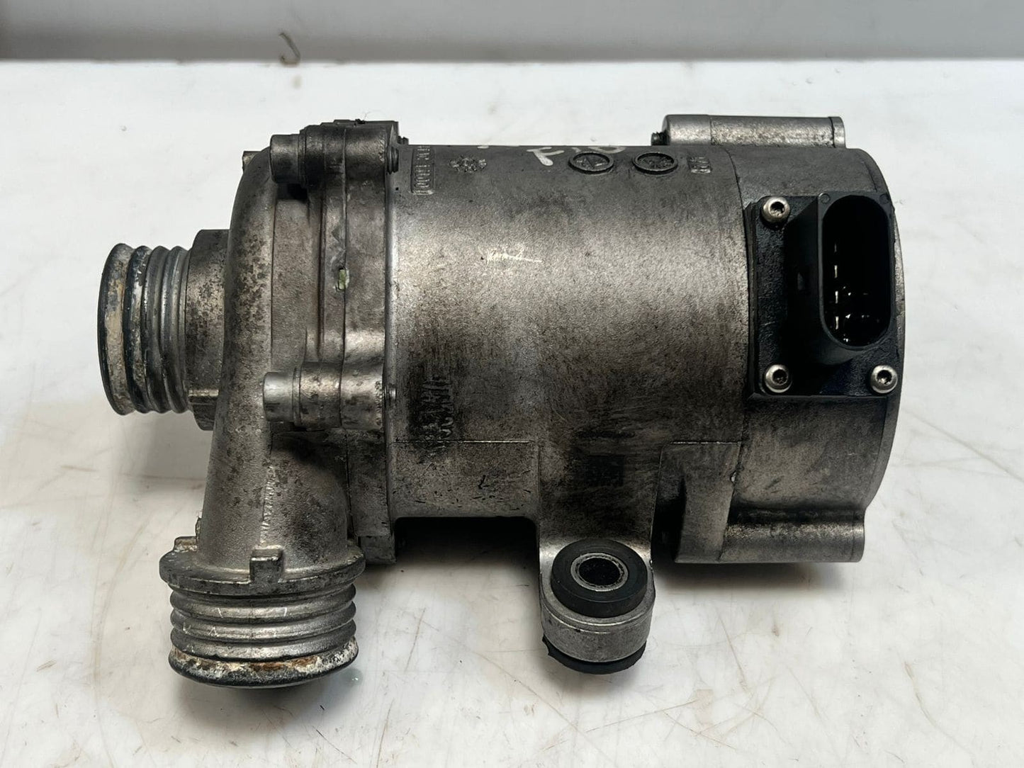 BMW F10 N20 F21 F22 F23 F30 F31 F34 F35 E84 Electric Water Pump 7597715 OEM