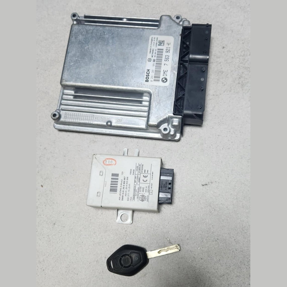 BMW N46 E46 Engine Control Unit DME ECU Set 7563921 OEM
