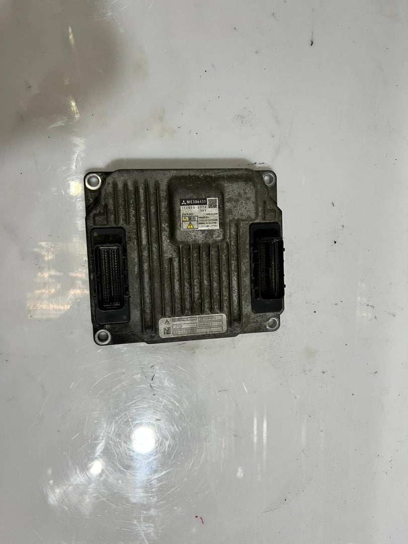 Mitsubishi Fuso Fighter H24 FK64F Engine Control Unit 1125000370 ME306431