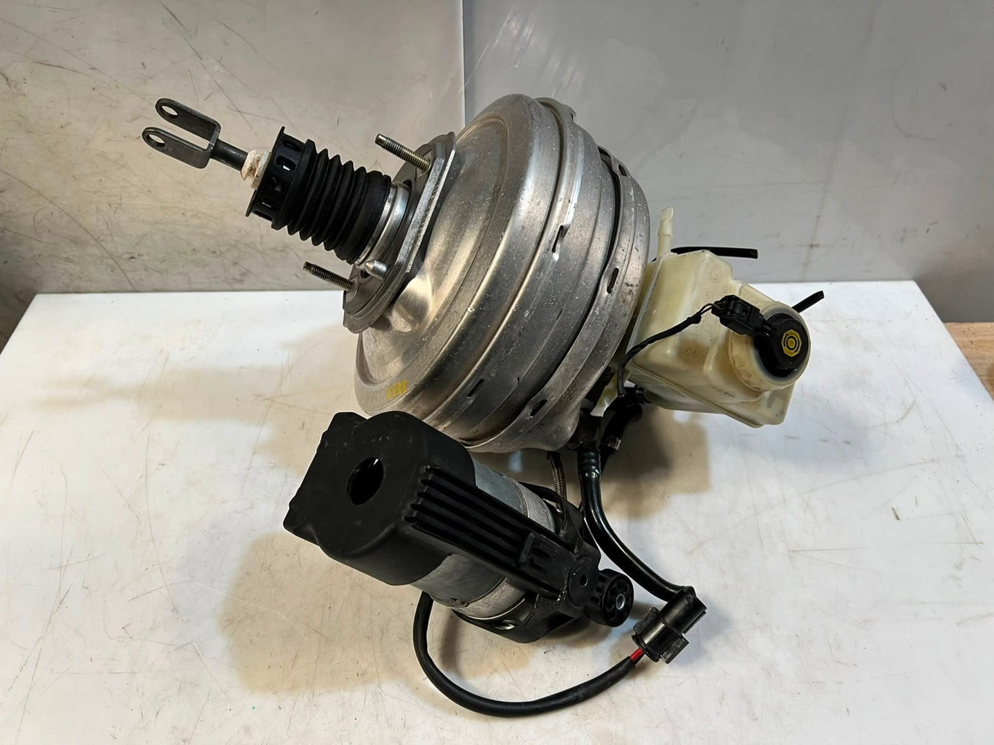 BMW X3 7 Series E65 E66 E67 E68 Brake Booster SERVO MOTOR 32483213 OEM