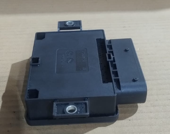 BMW F06 F10 F11 F12 F13 F25 X3 EMF ELECTRONIC PARKING BRAKE MODULE 6863277