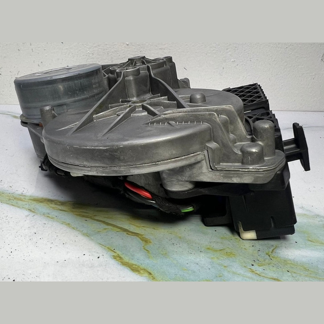 2016-2019 Mercedes GLC300 Tailgate Lift Motor A0997602601 GLC W253 X253 W205