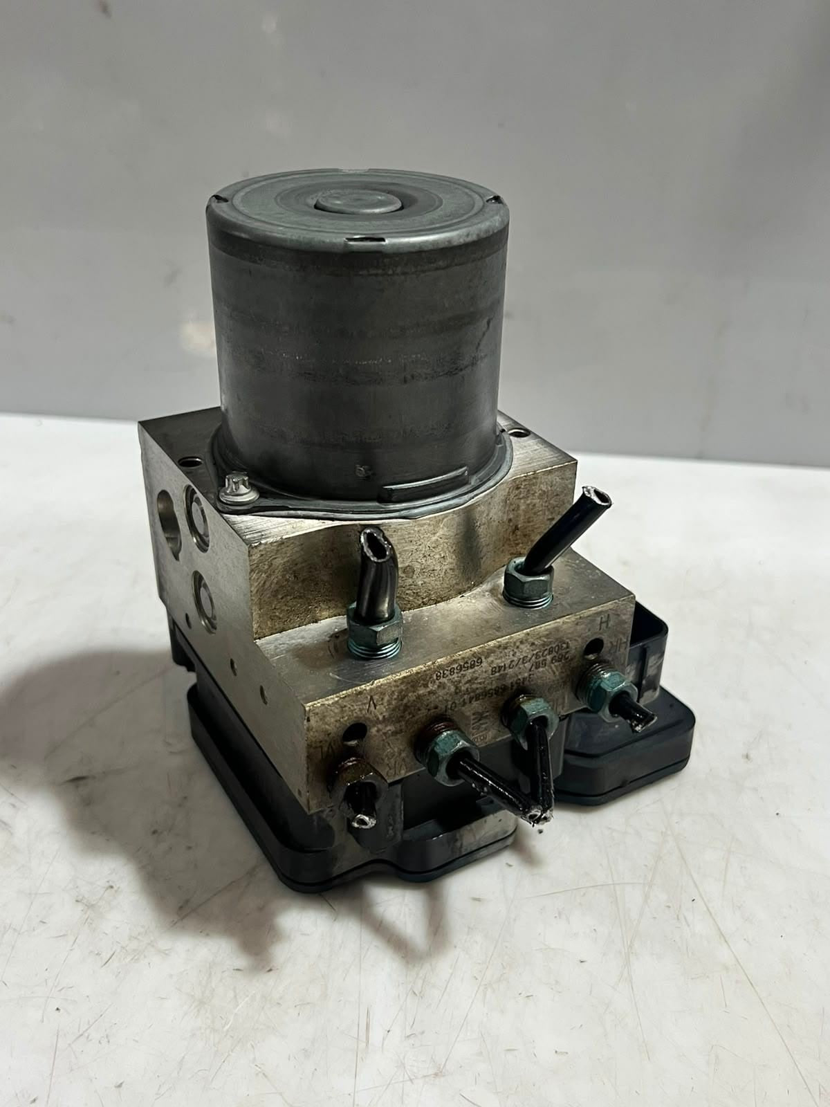 BMW F10 5 Series F06 6 Series F01 7 Series Abs Pump Module 6865860 OEM