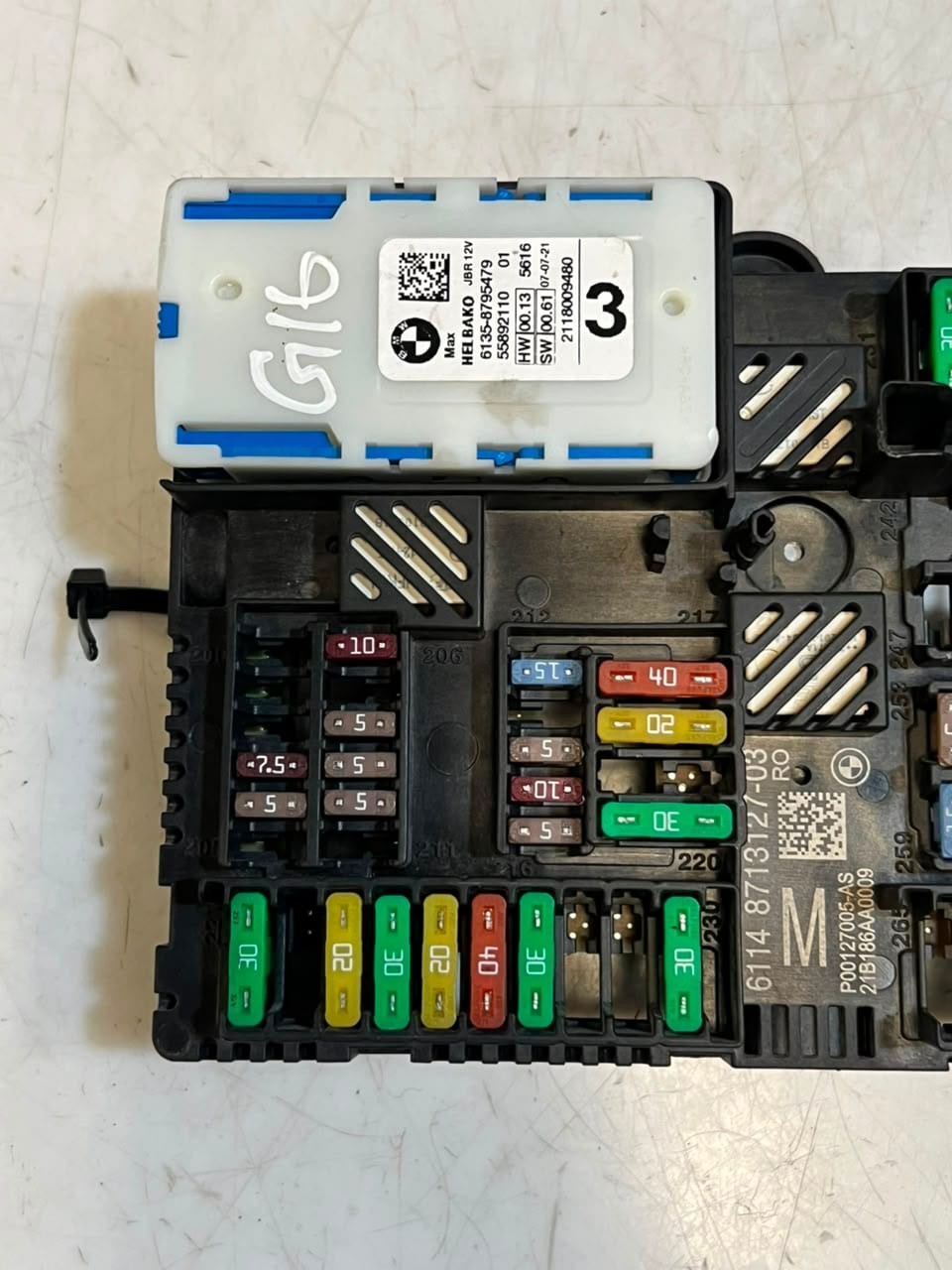 2021 BMW 3 Series G20 G11 G12 G20 G30 G01 X3 Fuse Box 8795479 OEM