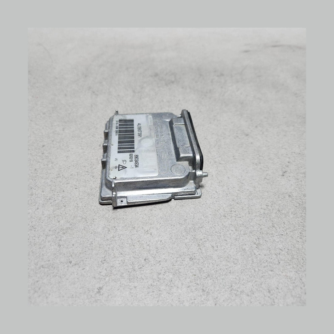 BMW E87 Xenon Headlight Ballast Control Unit 8903493 E81 E82 E87