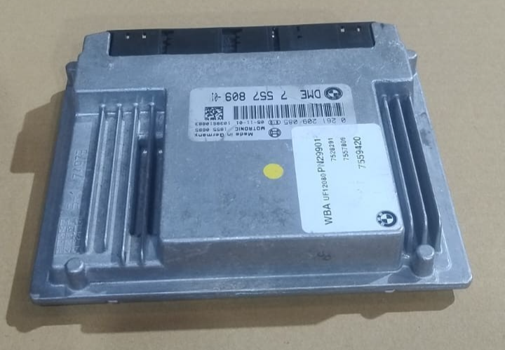 BMW E87 E90  N45 ENGINE DME BASIC COMPUTER CONTROL UNIT ECU 7557809