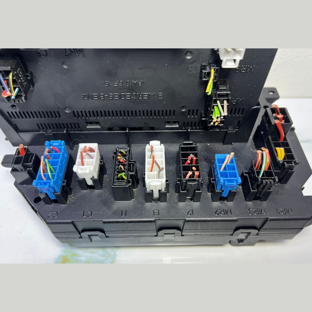 Mercedes W221 S-Class Front Fuse Relay Box SAM Control A2219006001 \ A2219005801