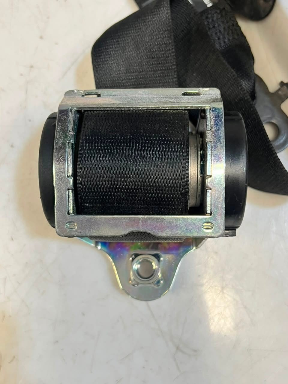 2011-2017 BMW 5 Series F10 F11 Front Seat Belt Left 610126300E OEM