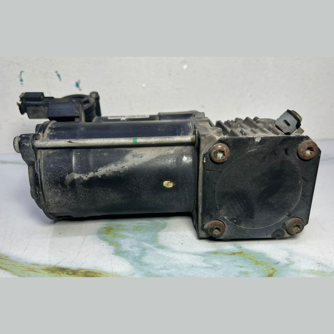 Mercedes W639 Vito V-Class  Airmatic Air Suspension Compressor Pump A639 3200404