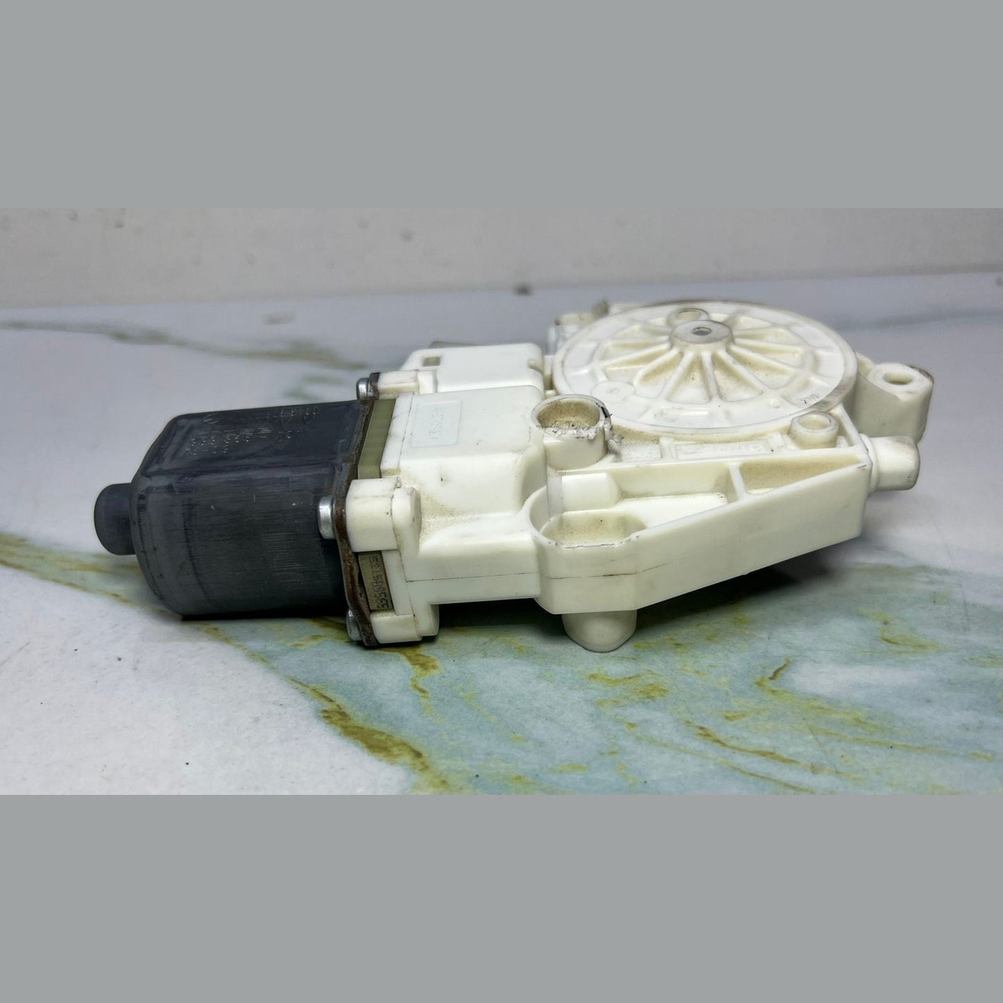 13-18 Mercedes-Benz W246 B-Class CLA Window Motor Front Left Side A246 9065100