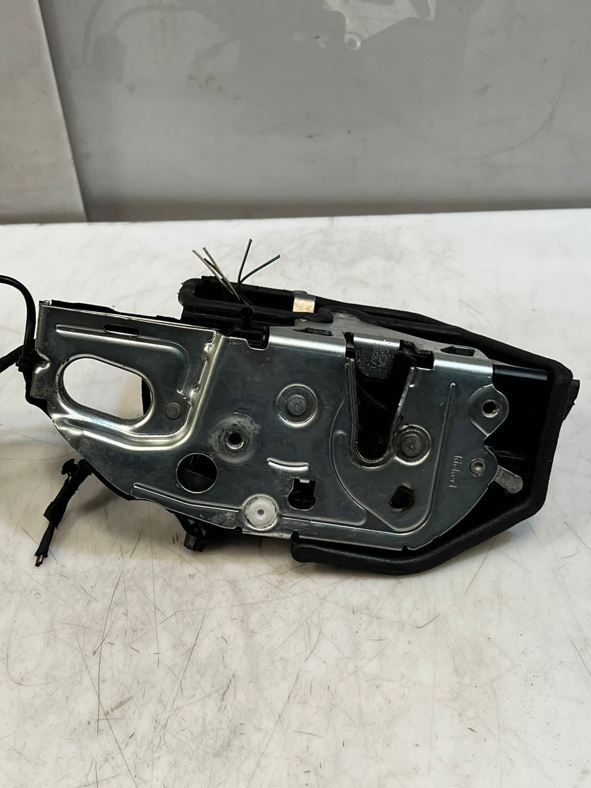 2011 BMW Alpina B7  F01 F02 F04 F10 F11 Rear Right Door Lock Actuator 7185688