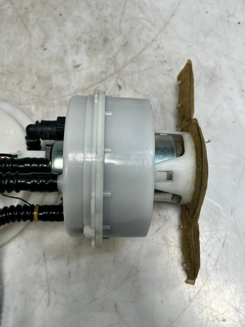 2010-2016 BMW 535i 5 Series F10 F11 Fuel Feed Unit 7341299 OEM