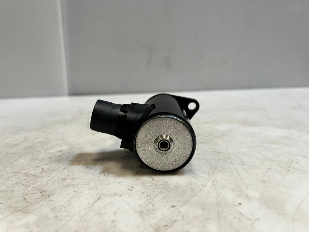 2017-2019 BMW 430i F20 F21 F22 F23 F40 Eccentric Cam Shaft Actuator 8652738 OEM