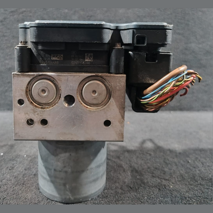 BMW 5 Series F10 F11 Anti lock Braking System DSC Module Hydraulic Unit 6868335