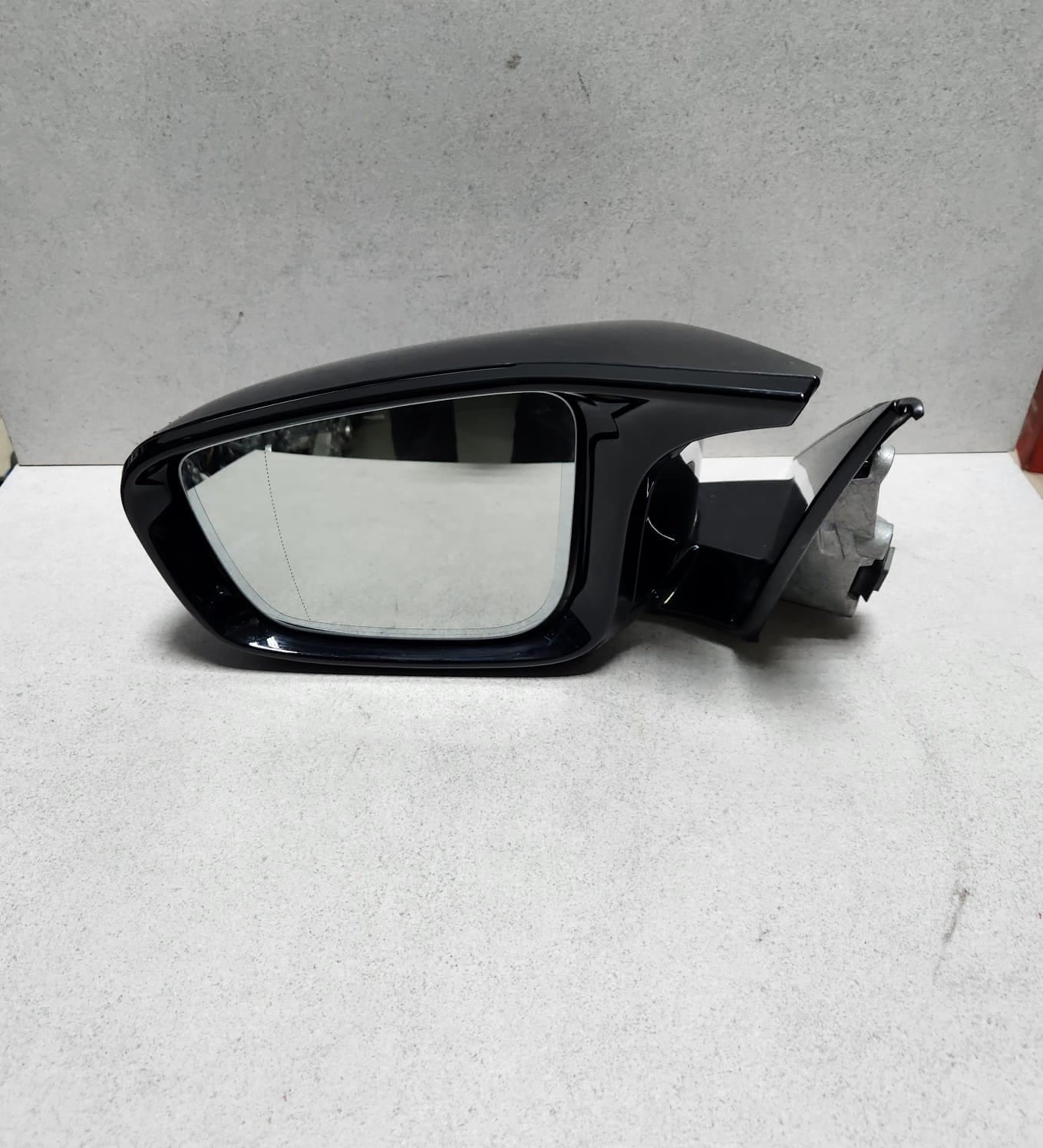 BMW Left Side Door Mirror F0184101U668B 5 Series G30 G31