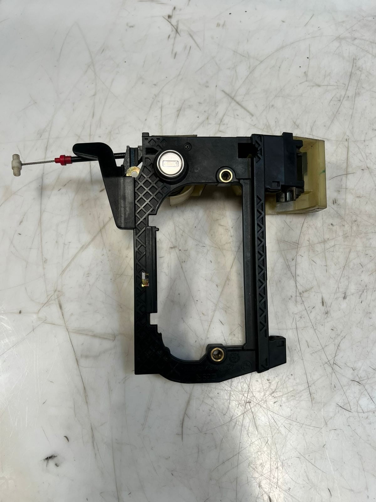 BMW 5 Series E39 Front Door Lock Mechanism Front Right 8235114 OEM