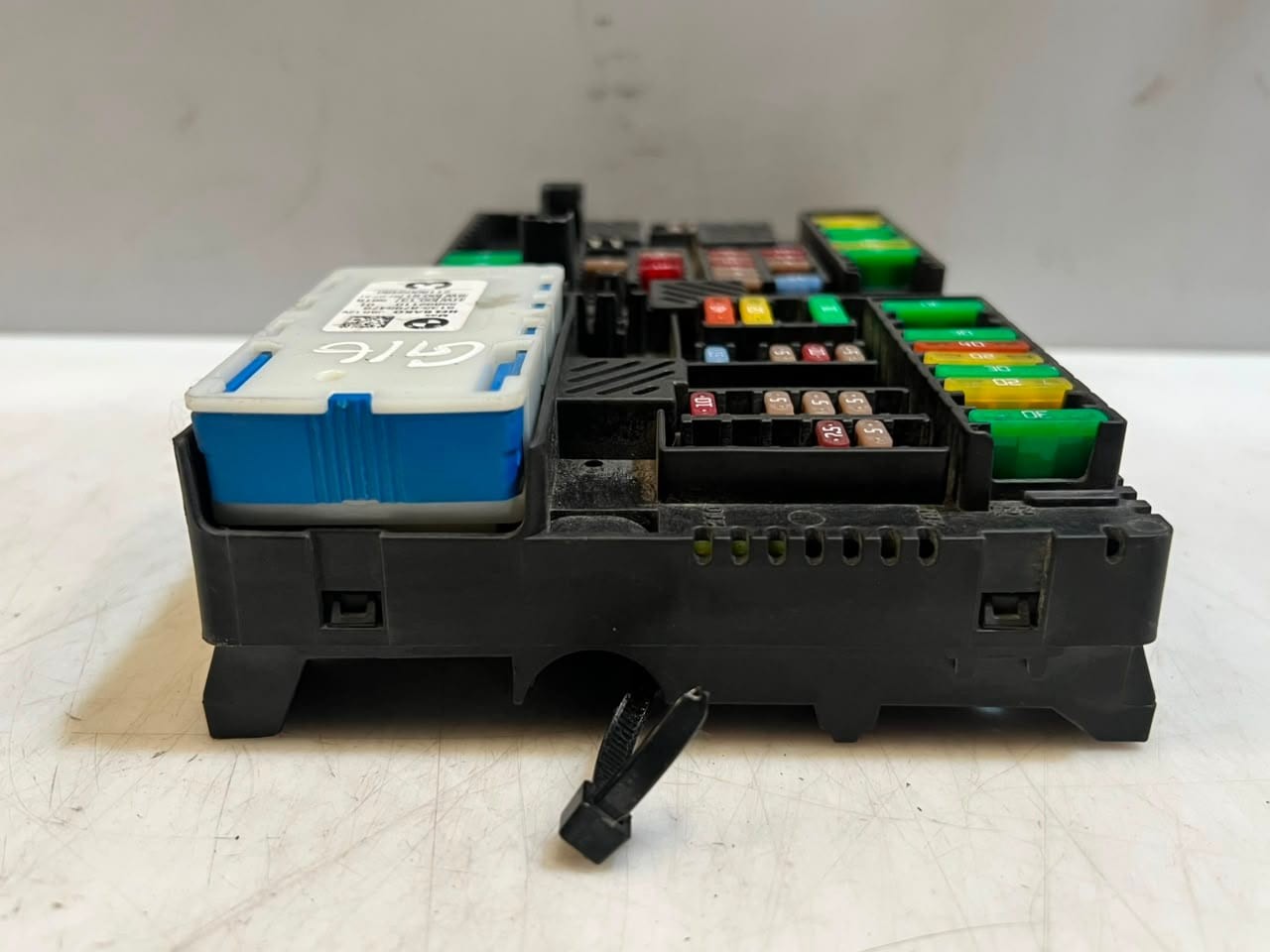 2021 BMW 3 Series G20 G11 G12 G20 G30 G01 X3 Fuse Box 8795479 OEM