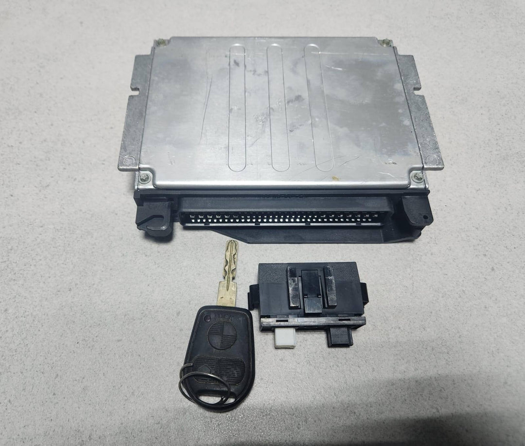 1996-2002 BMW Z3 Engine Control Unit 1432401 E36 E39 E38 M42 Siemens 5WK90321 