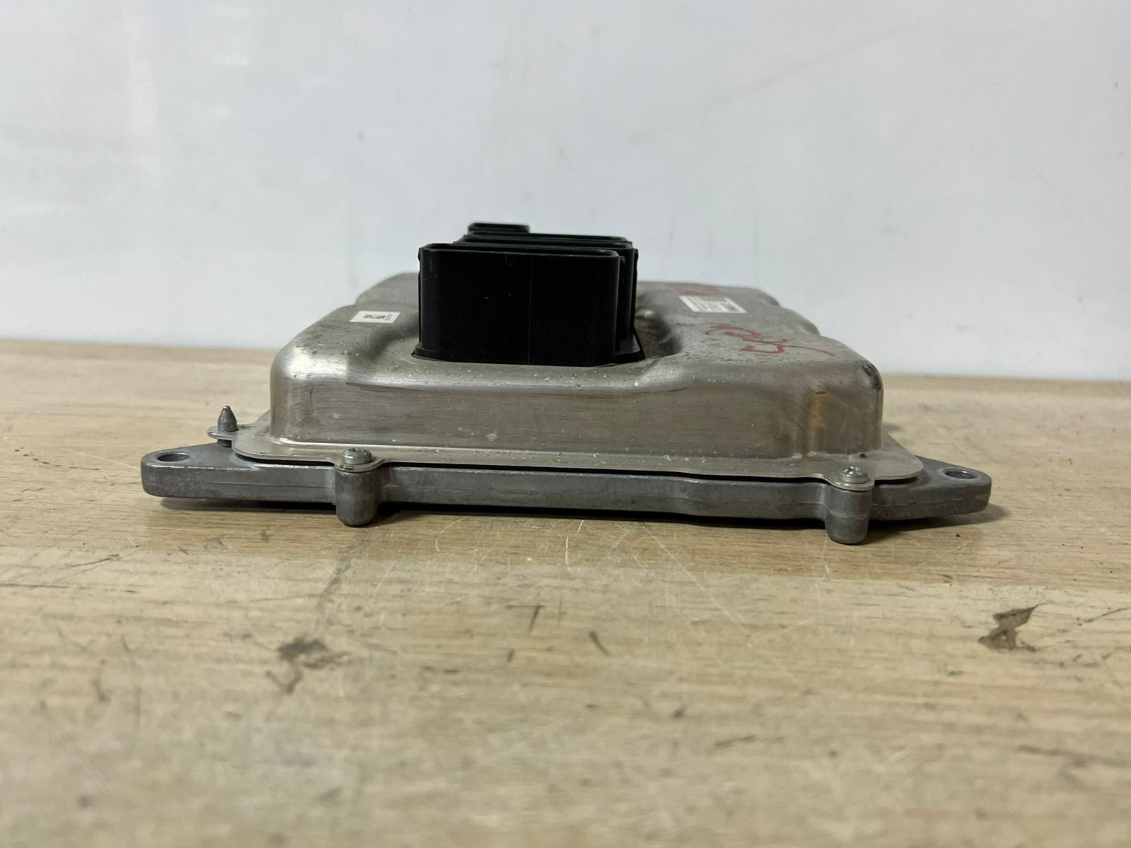 BMW 3 F30 F35 F31 F10 N20 2014 Engine control unit module ECU 7637481