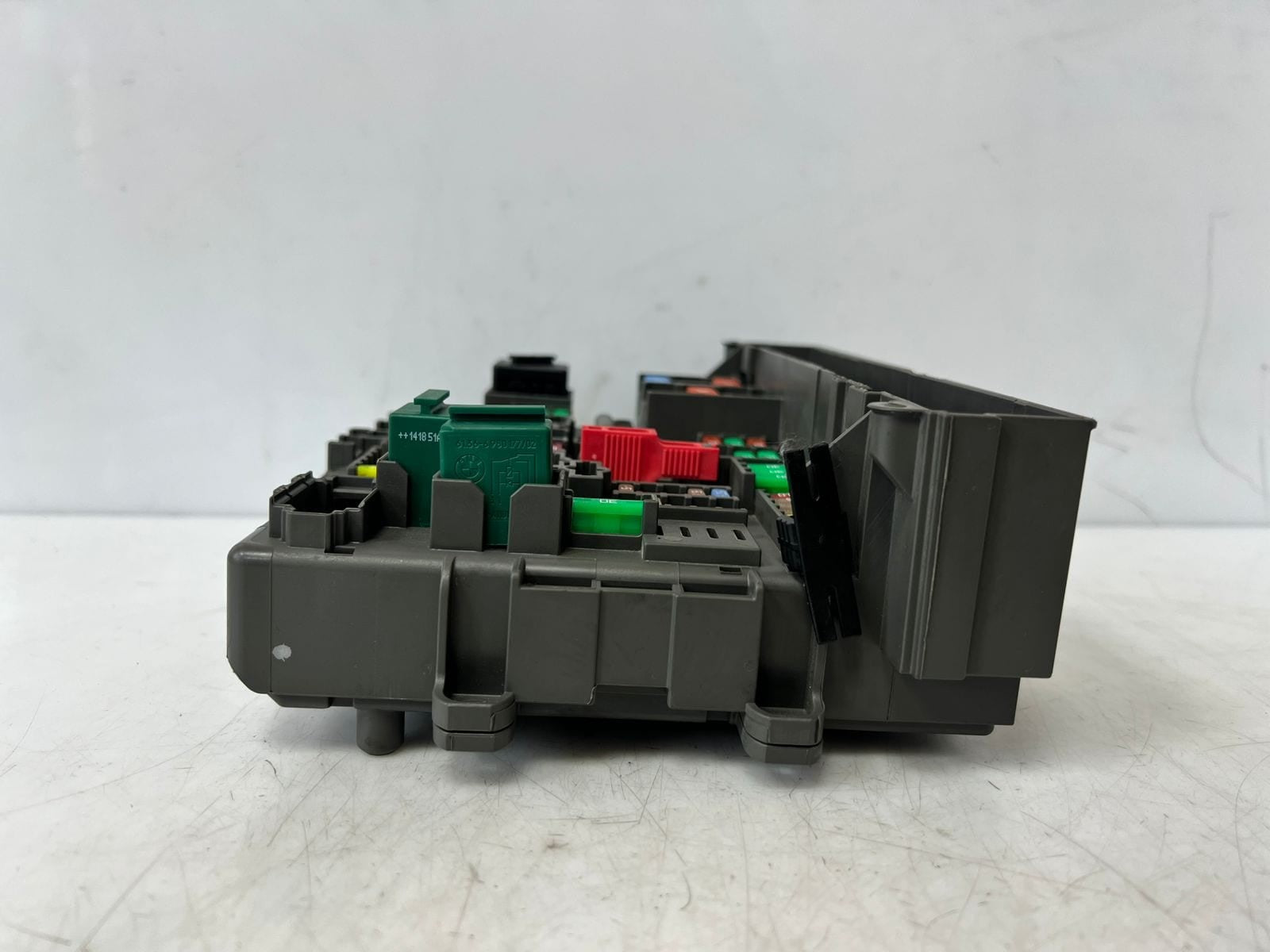 2007-2013 BMW 328i E90 E91 E92 E84 Front Power Distribution Fuse Box 9119444 OEM