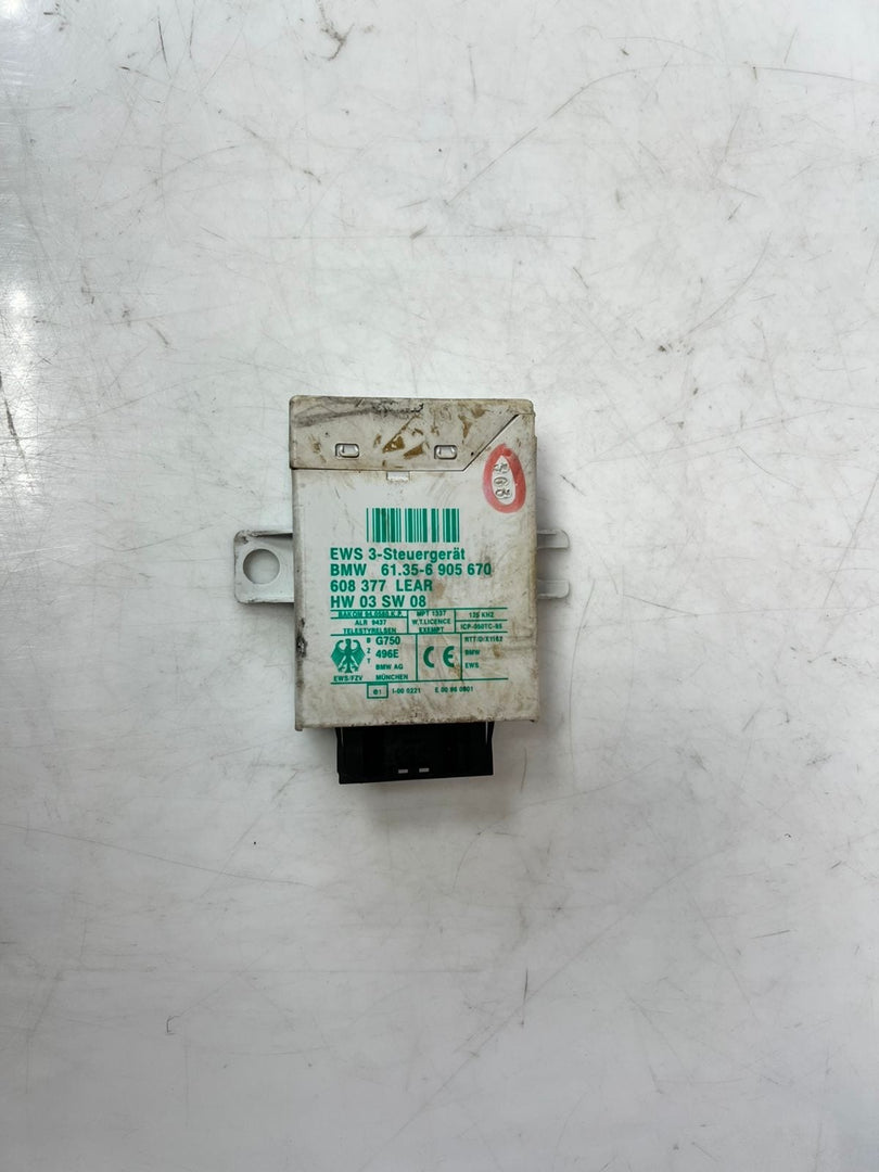 2003 BMW X5 E53 with M62 Engine Control Unit ECU  COMPLETE SET 7522222 OEM