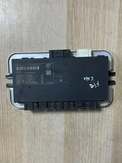 BMW 2013-2017 650i Gran Coupe Footwell Light Control Module 9313933