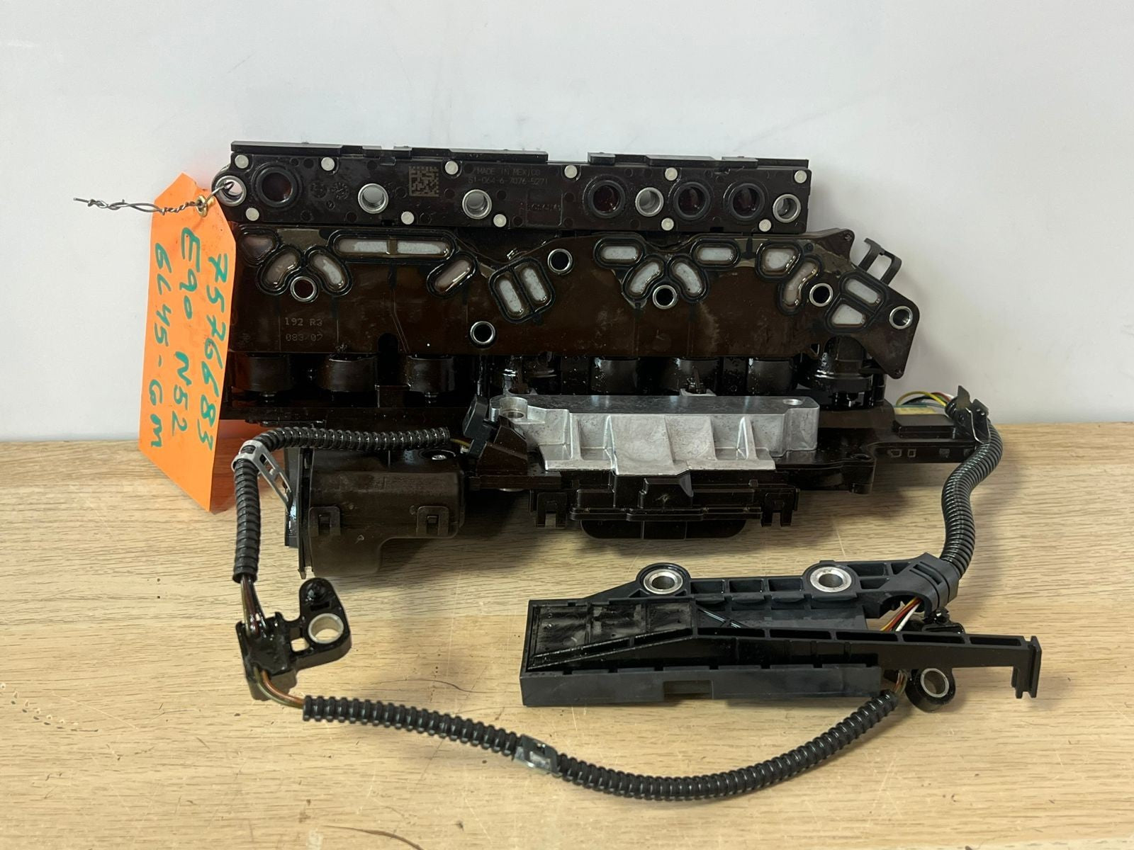 2004-10 BMW 3 E90/E91/E92/E93 Automatic transmission valve body 24242994