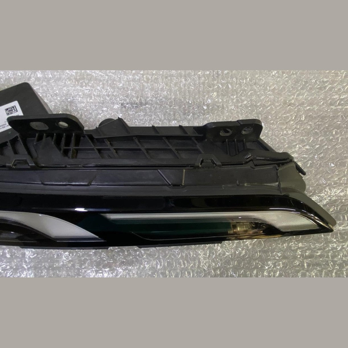 OEM 2023-2024 BMW 7 SERIES G70 RIGHT DRL DAYTIME RUNNING LIGHT LED 9450080