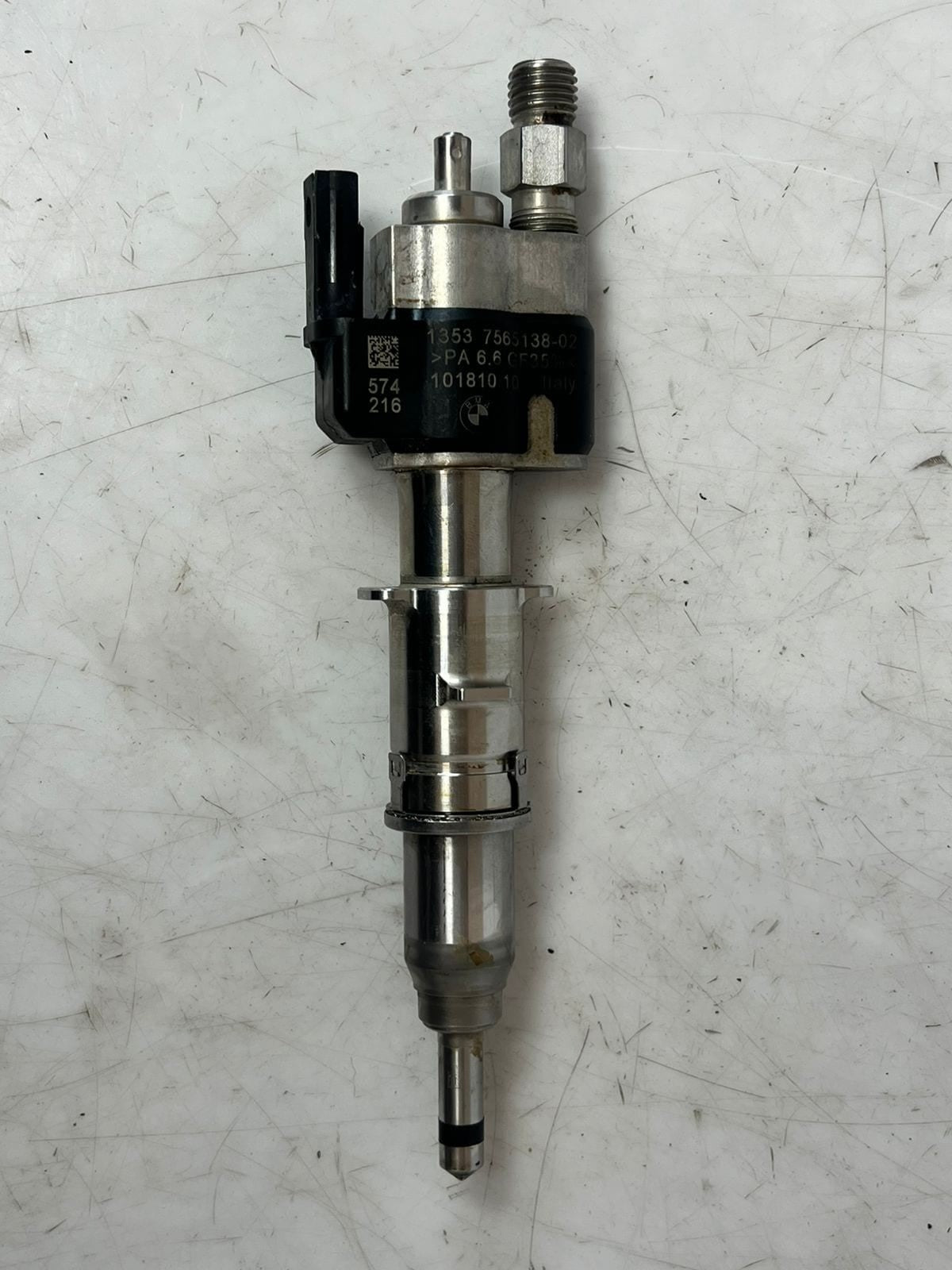 BMW 3, 5, 6, and 7-Series Direct Fuel Injector 7565138 - 02 OEM