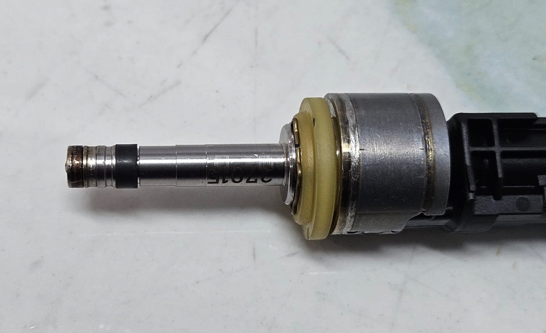 BMW S63B44 M5 F90, M8 F91 F92 F93, G30 5 Series Fuel Injector 7852362 OEM-1 PC