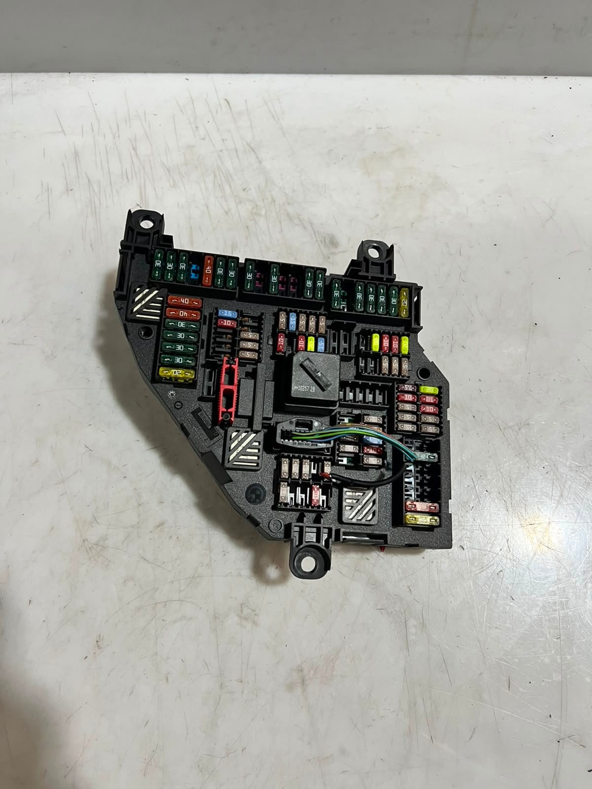 2011-2016 BMW 5' 550i F07 F10 F11 F18 F12 F13 F01 Fuse Relay Box 9210857 OEM